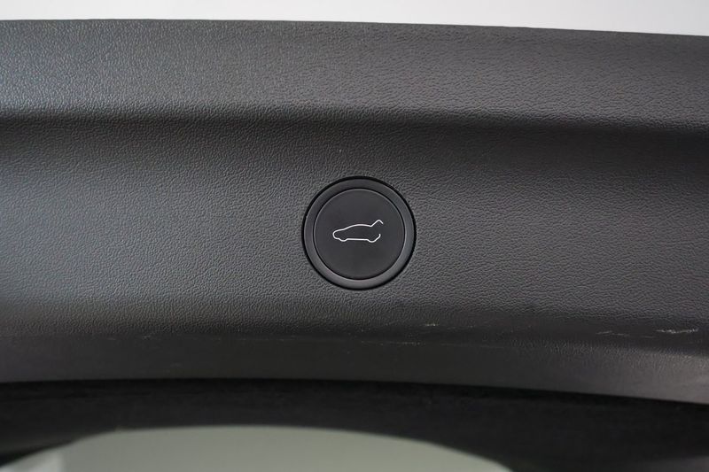 Tesla Model Y bild 27