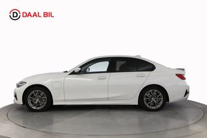 BMW 330 bild 9
