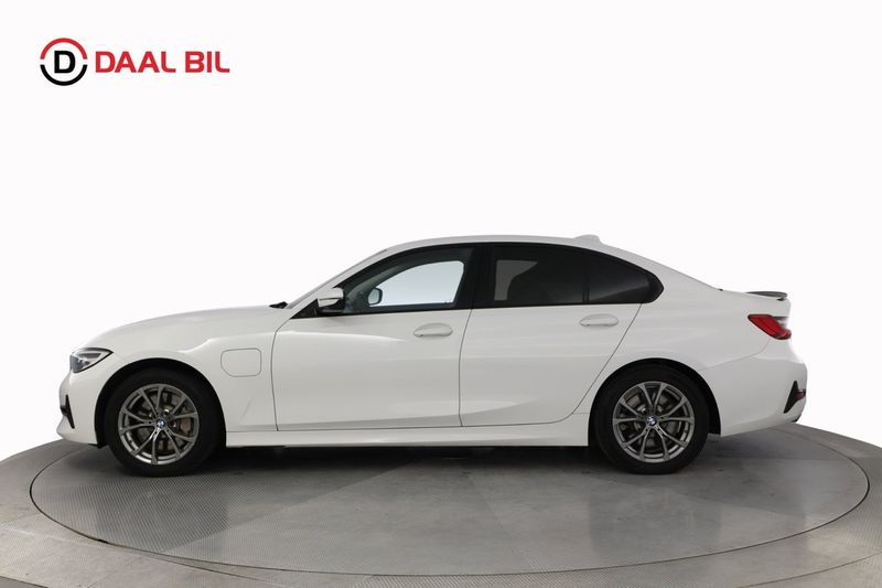 BMW 330 bild 9