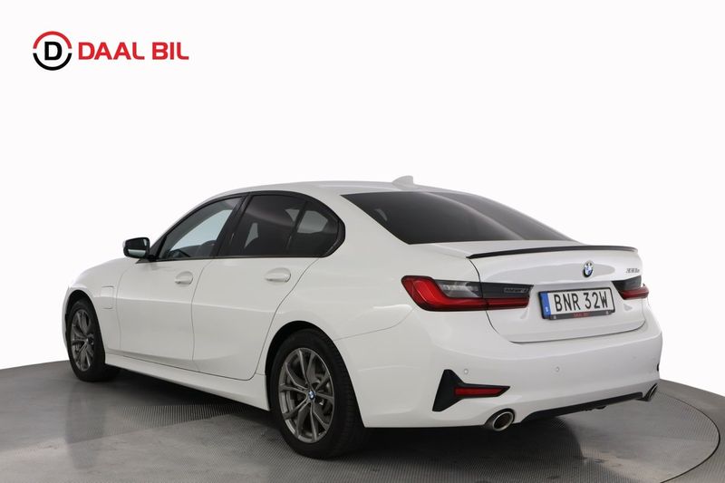 BMW 330 bild 8
