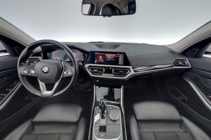 BMW 330 bild 13