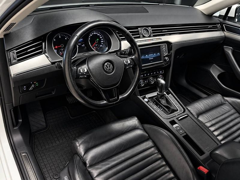 Volkswagen Passat bild 10