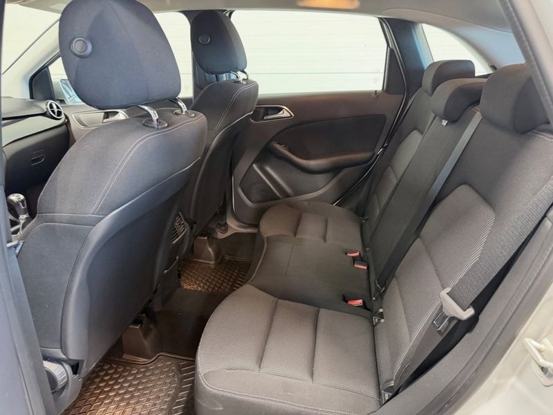 Mercedes B180 bild 13