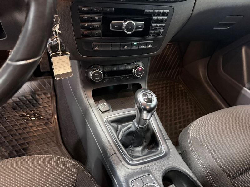 Mercedes B180 bild 10