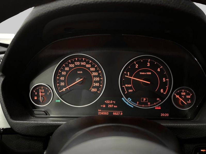 BMW 320 bild 10