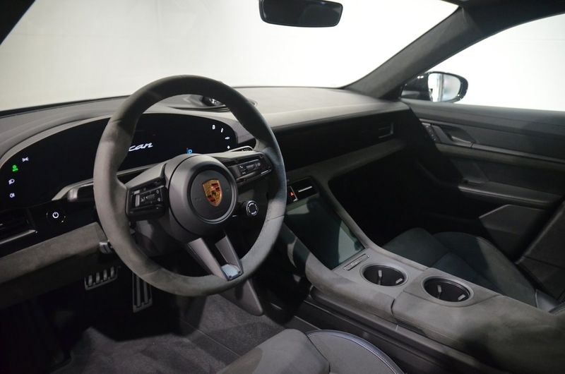 Porsche Taycan bild 12
