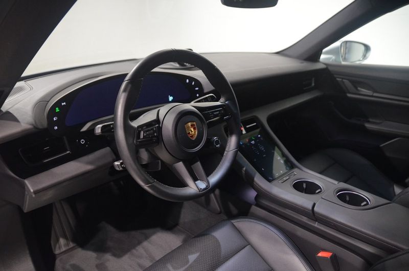Porsche Taycan bild 12