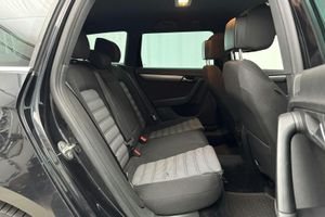 Volkswagen Passat bild 8