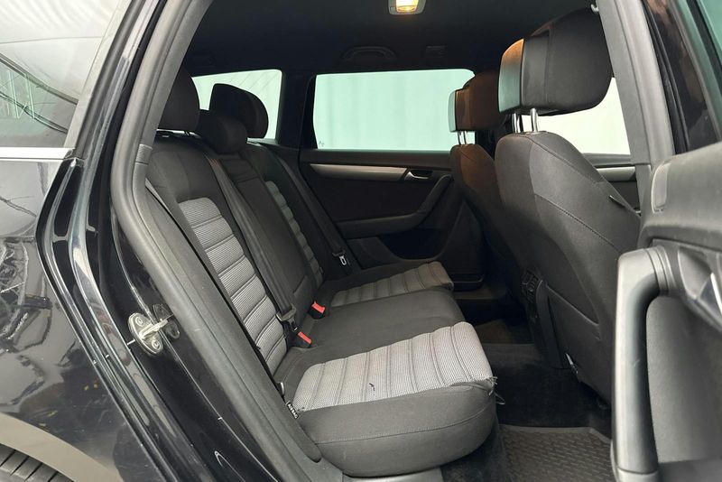 Volkswagen Passat bild 8