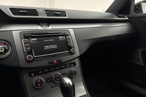 Volkswagen Passat bild 13