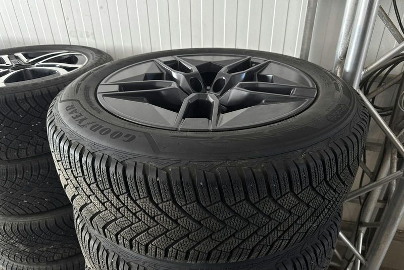 BMW iX bild 25