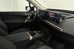 BMW iX bild 19