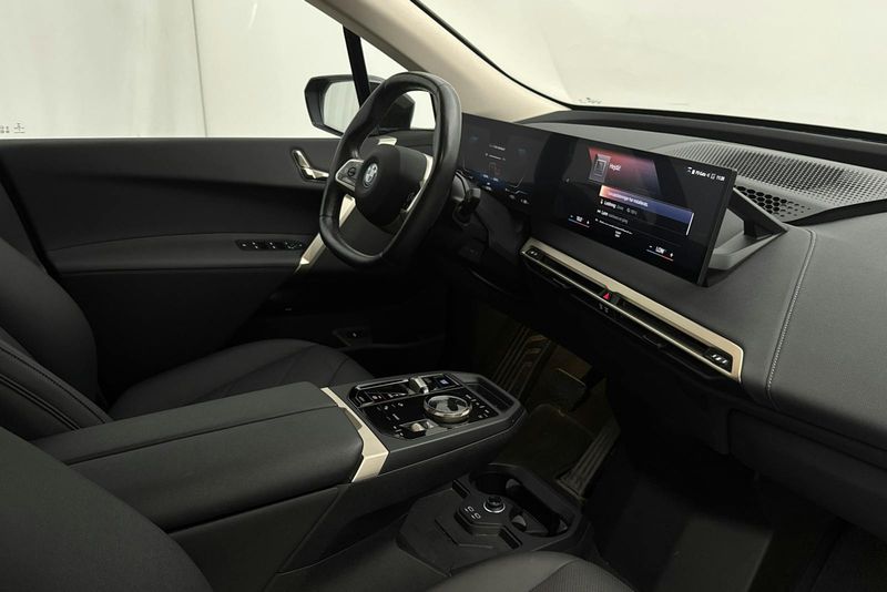 BMW iX bild 19