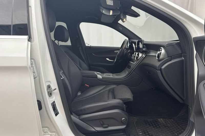 Mercedes GLC300 bild 7