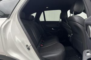Mercedes GLC300 bild 8