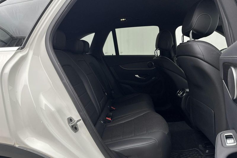 Mercedes GLC300 bild 8