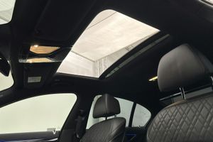 BMW 750 bild 16