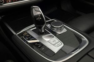 BMW 750 bild 19