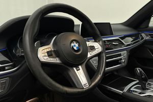 BMW 750 bild 23