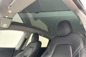 Tesla Model Y bild 19