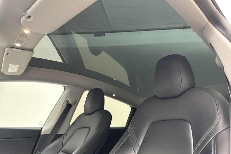 Tesla Model Y bild 19