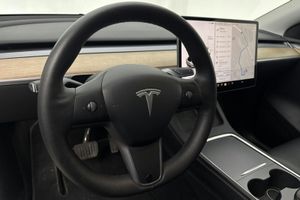Tesla Model Y bild 21