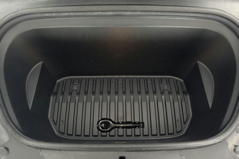 Tesla Model Y bild 24
