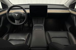 Tesla Model Y bild 6