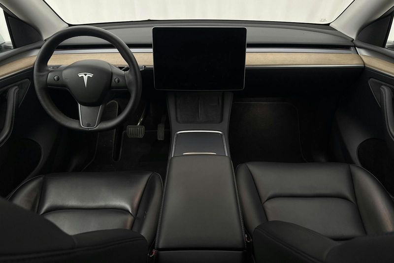 Tesla Model Y bild 6