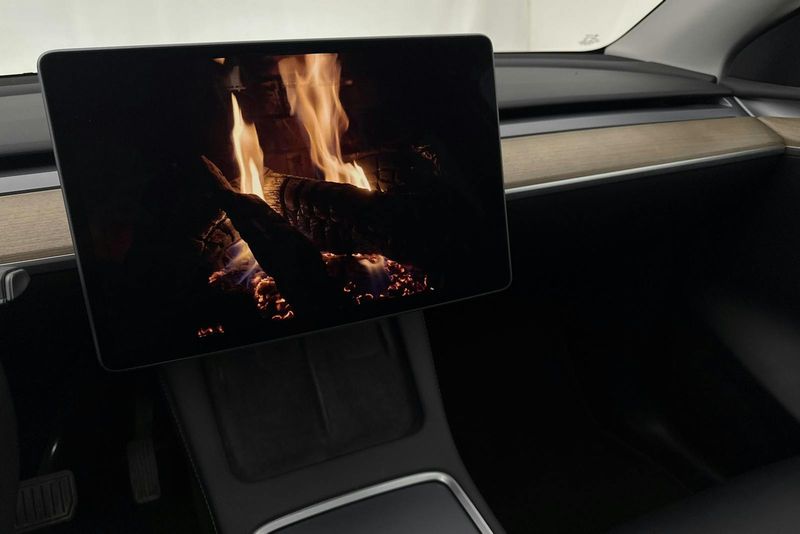 Tesla Model Y bild 14