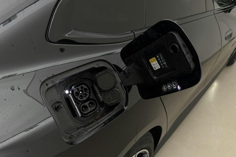 BMW i4 bild 18