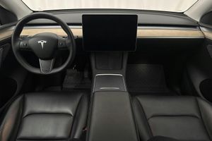 Tesla Model Y bild 6