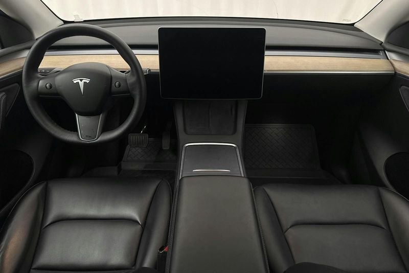 Tesla Model Y bild 6