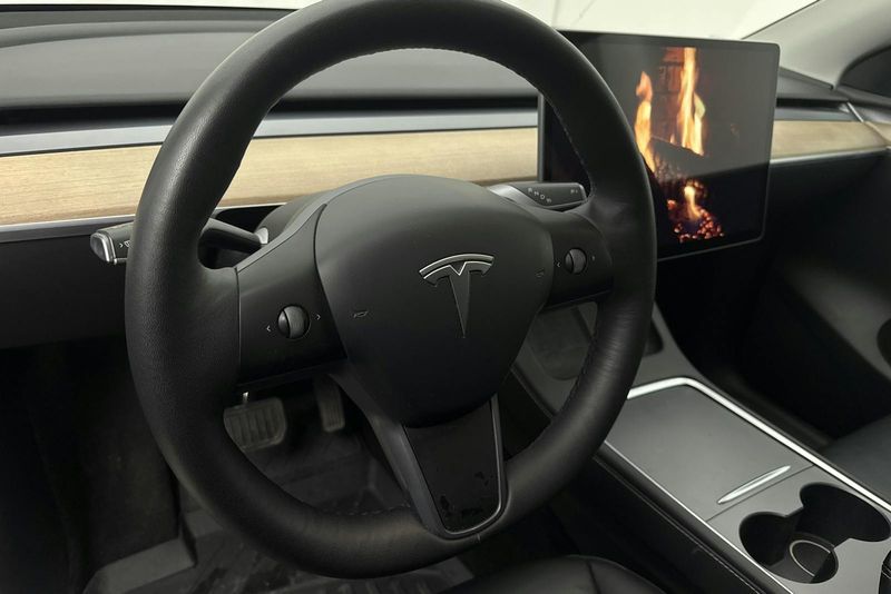 Tesla Model Y bild 17