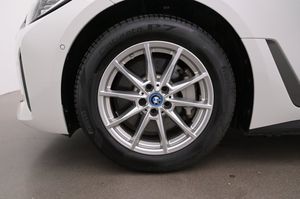 BMW i4 bild 26