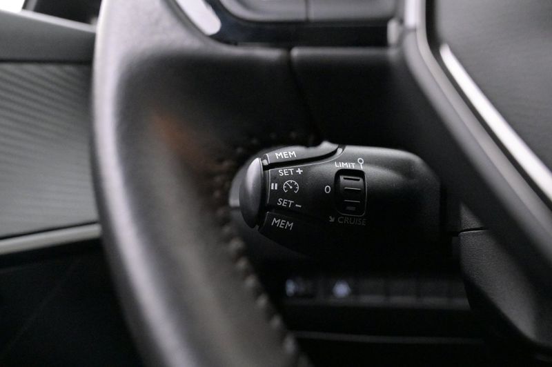 Peugeot e-208 bild 8