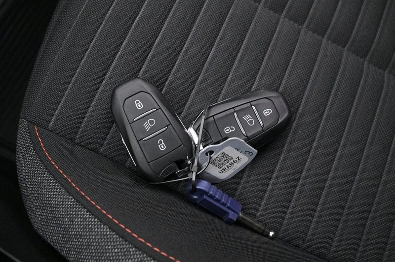 Peugeot e-208 bild 18