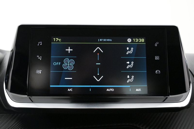 Peugeot e-208 bild 15