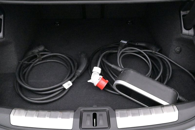 Porsche Taycan bild 25