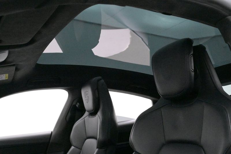 Porsche Taycan bild 21