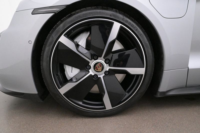 Porsche Taycan bild 27