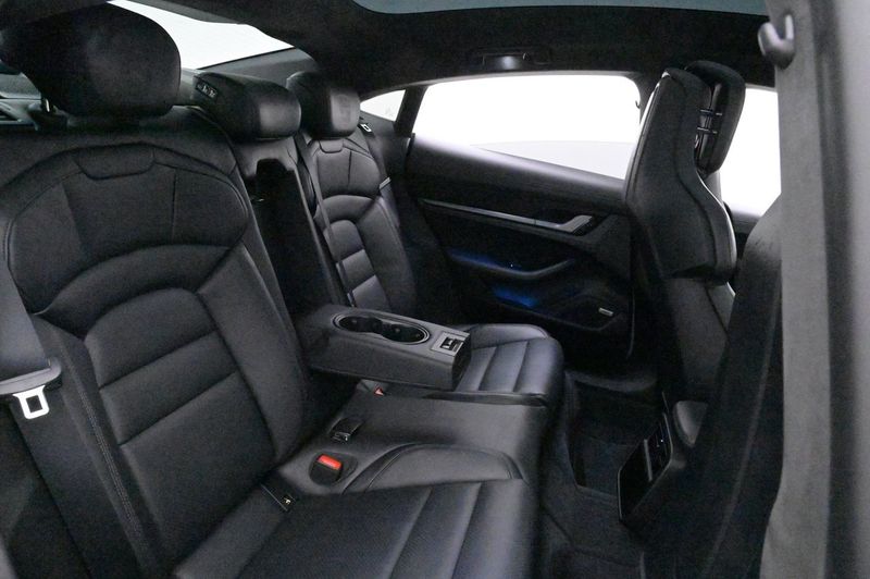 Porsche Taycan bild 22