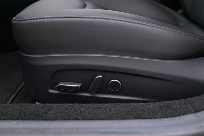 Tesla Model 3 bild 10