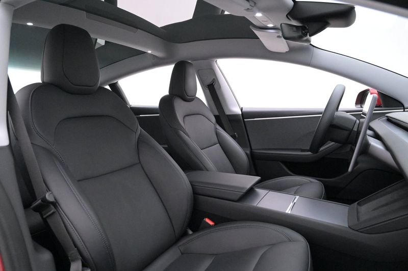 Tesla Model 3 bild 11