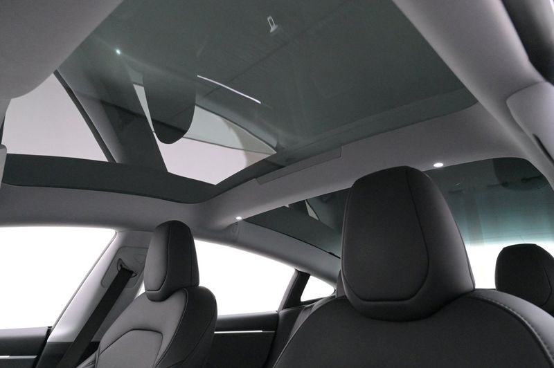 Tesla Model 3 bild 23
