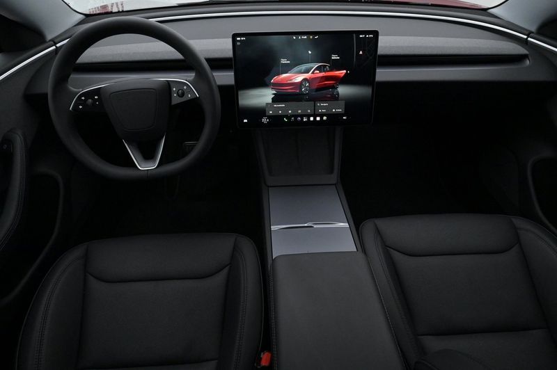 Tesla Model 3 bild 6