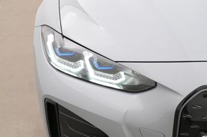 BMW i4 bild 26