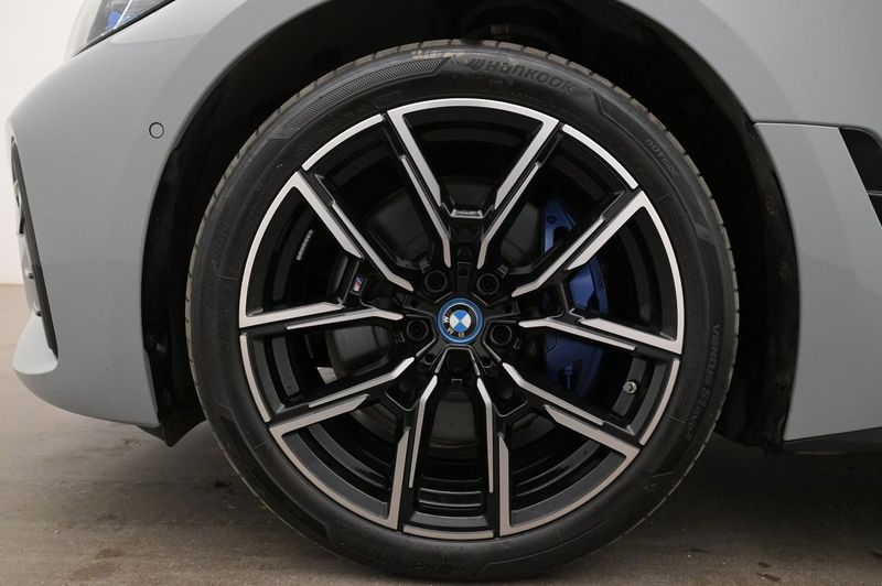 BMW i4 bild 27