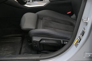 BMW i4 bild 12