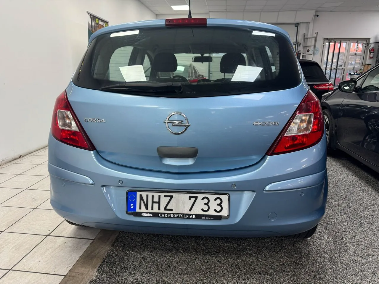 Vehicle image 11